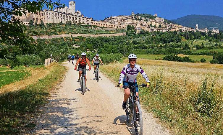 <span style="font-weight: bold;">"GEMS OF UMBRIA PREMIUM"c 1 по 7 мая 2026&nbsp;</span><br>